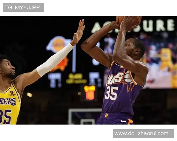 湖人对阵篮网102精彩回顾：明星球员的巅峰对决与战术较量